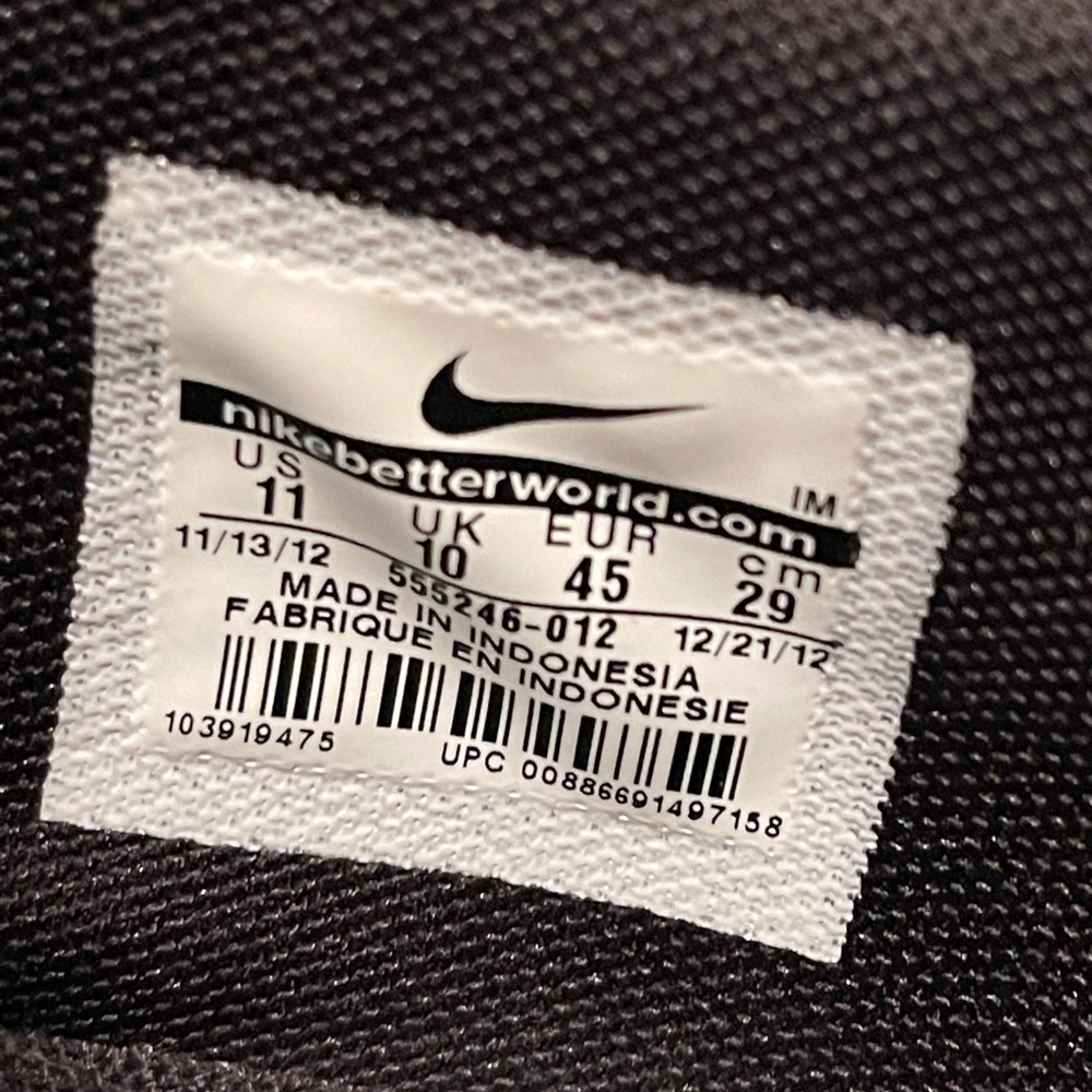 Nikes very nice and  simple sneaker with black logo in two sides - Picture 16 of 16